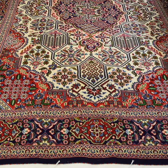 جفت ۴ متری دستباف اصفهان کرک اعلا نمای کلی فرش با نقوش زمینه و حاشیه