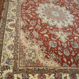 فرش ۳ متری دستباف تبریز نقشه تقی زاده چله ابریشم ۵۰ رج نمای کلی فرش با ترنج و حاشیه